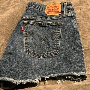L lightly used gentle short